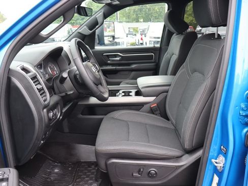 Used 2025 RAM 1500 Big Horn AWD/4WD image 4