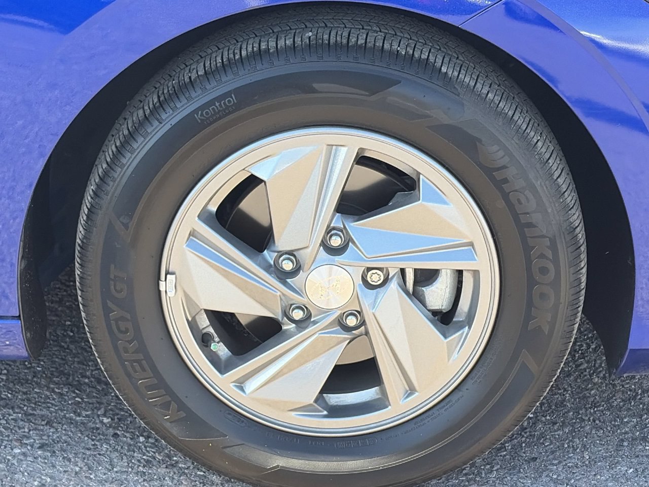 Certified 2025 Hyundai Elantra SE FWD image 9
