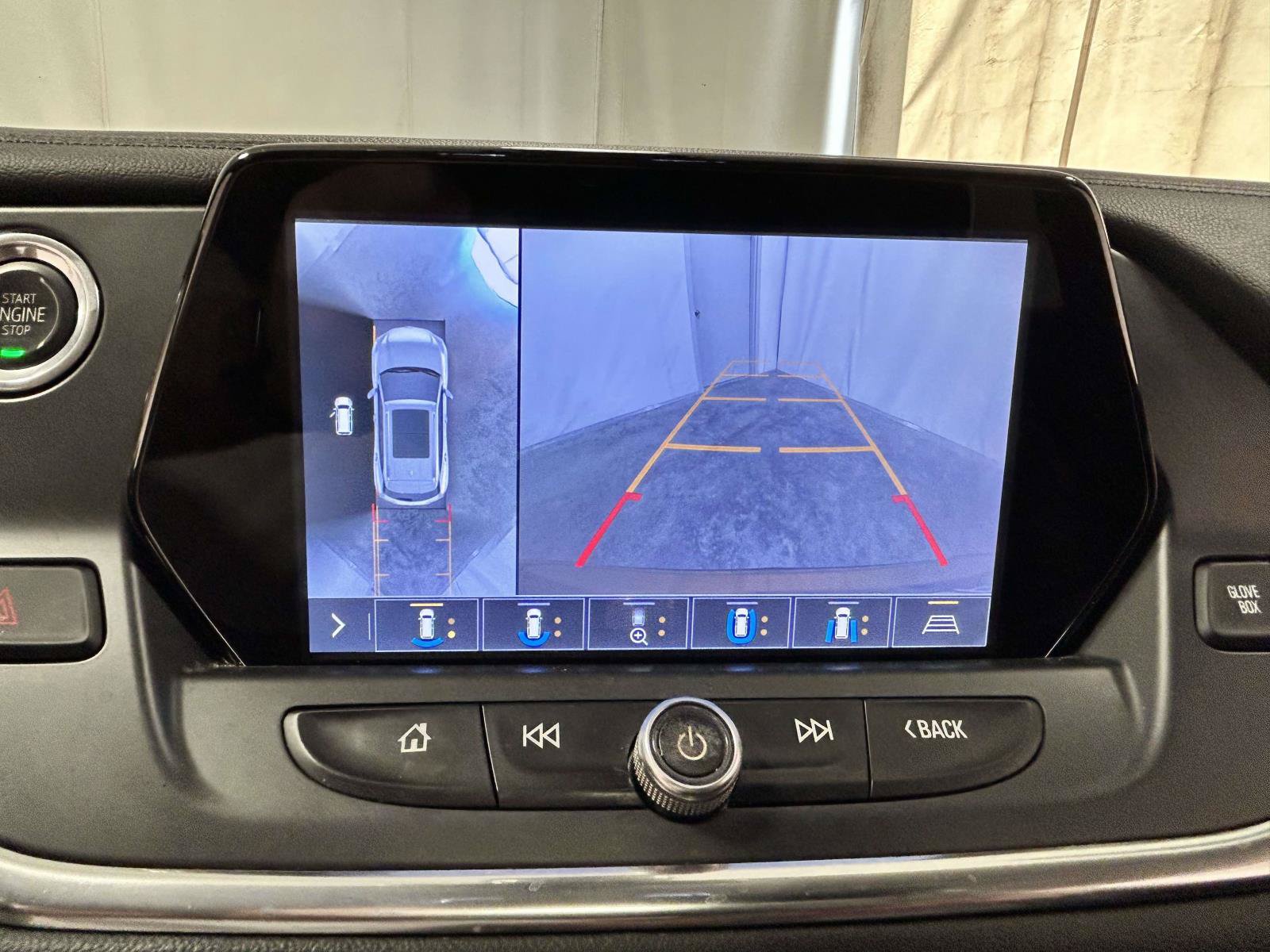 Used 2019 Chevrolet Blazer LT w/ Sun and Wheels Package FWD image 16