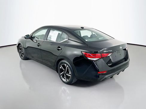 Used 2025 Nissan Sentra SV FWD image 5