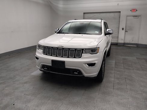 Used 2020 Jeep Grand Cherokee Overland AWD/4WD image 15