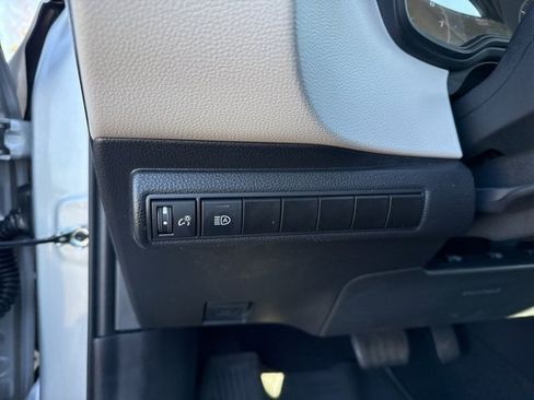 Used 2023 Toyota Corolla LE image 19