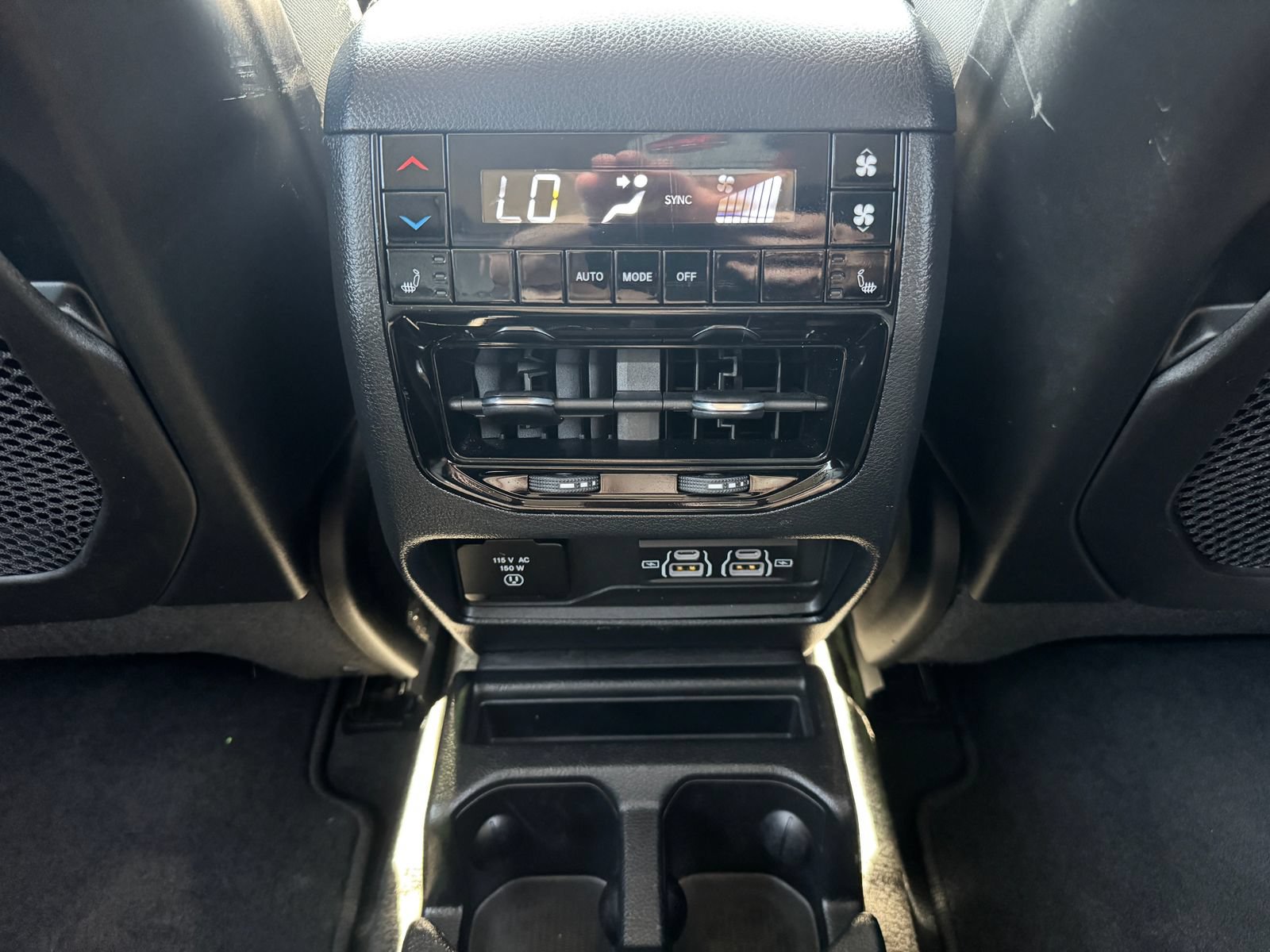 Used 2023 Jeep Grand Cherokee L Limited w/ Luxury Tech Group II AWD/4WD image 29