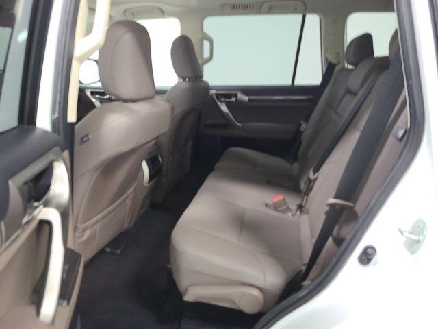 Used 2020 Lexus GX 460 Premium w/ Premium Package AWD/4WD image 16