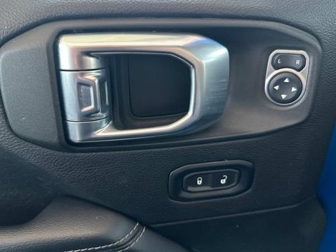 Certified 2022 Jeep Wrangler Unlimited Sahara AWD/4WD image 15