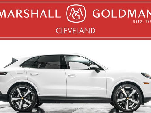 Used 2024 Porsche Cayenne AWD/4WD image 1