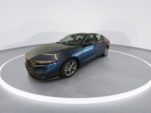 Used 2024 Honda Accord EX image 4