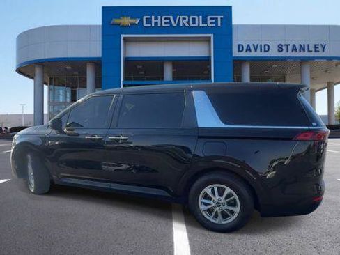 Used 2024 Kia Carnival LX FWD image 6