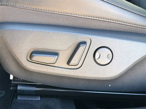Used 2024 Kia Niro SX Touring image 21