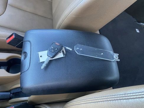 Used 2015 Jeep Wrangler Unlimited Sahara w/ Connectivity Group image 28