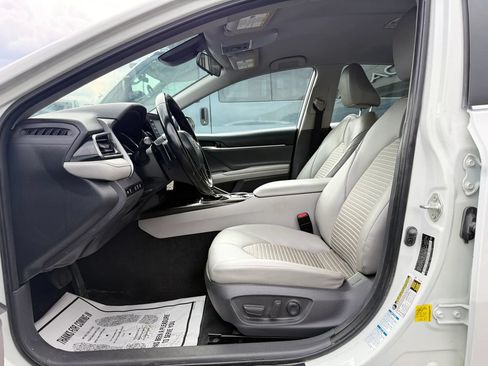 Used 2021 Toyota Camry SE w/ Cold Weather Package AWD/4WD image 10