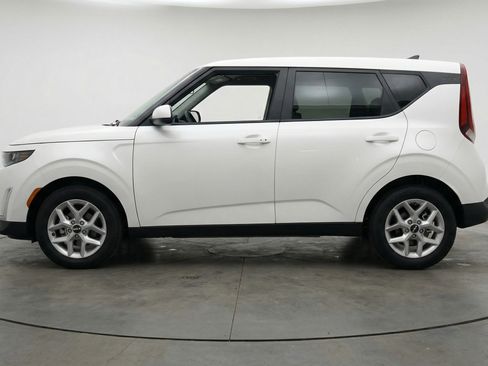 Used 2025 Kia Soul LX w/ LX Technology Package image 5