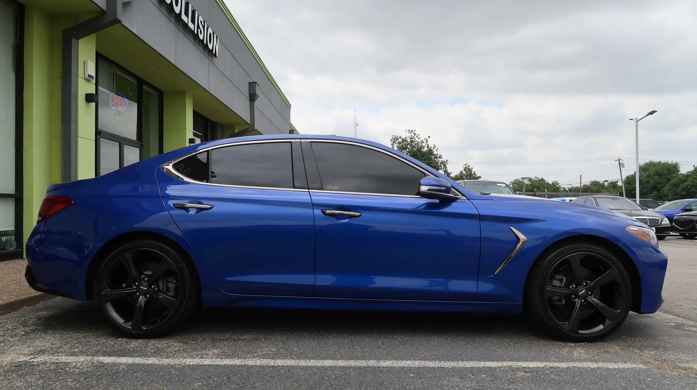 Used 2019 Genesis G70 2.0T Advanced w/ Sport Package AWD/4WD image 9