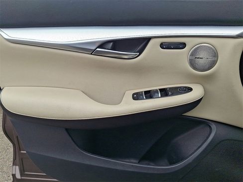 Used 2019 INFINITI QX50 Essential w/ Premium Heat Package image 12