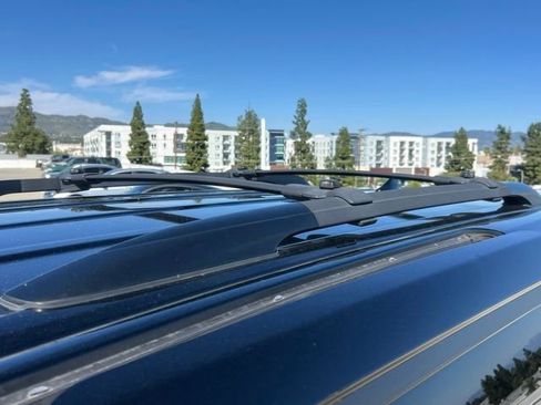 Used 2018 Toyota Sienna SE image 8