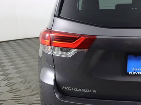 Used 2018 Toyota Highlander Limited image 17