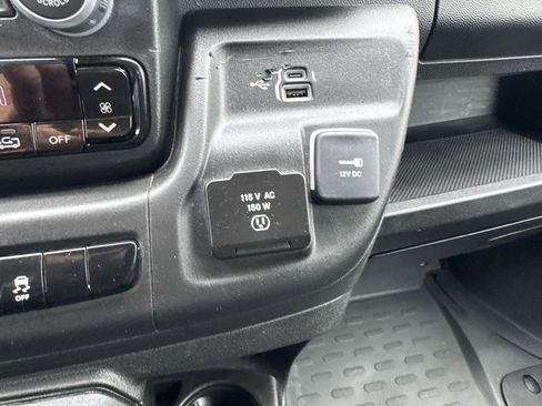 Used 2023 RAM ProMaster 2500 w/ Convenience Group image 17
