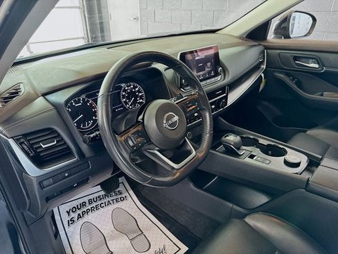 Certified 2022 Nissan Rogue SV w/ SV Premium Package image 6