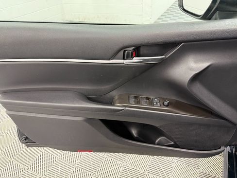 Used 2021 Toyota Camry SE FWD image 9