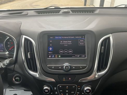 Used 2022 Chevrolet Equinox LT image 16