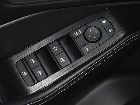 Used 2025 Nissan Rogue SV image 5