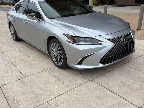 Used 2024 Lexus ES 300h Ultra Luxury w/ Accessory Package (Z2) FWD image 7