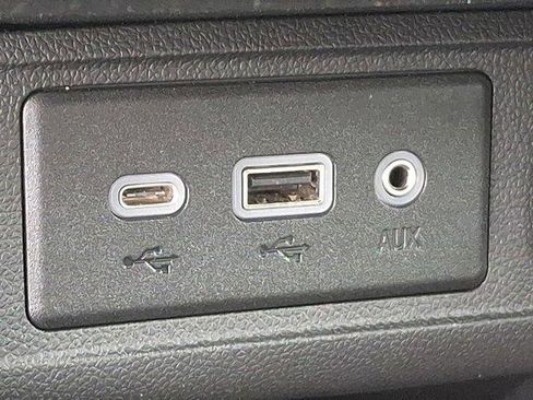 Used 2022 Buick Encore GX Essence w/ Experience Buick Package image 26