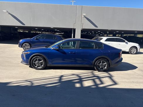 Used 2025 Kia K4 LXS image 9