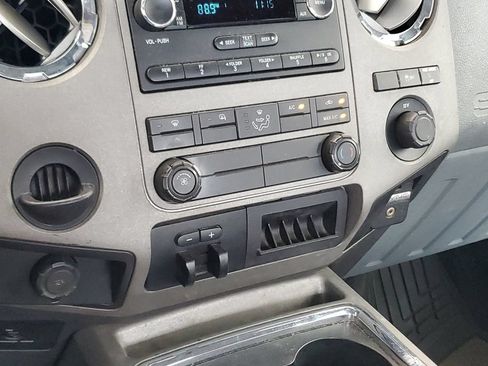 Used 2011 Ford F250 XLT w/ XLT Interior Pkg RWD image 26
