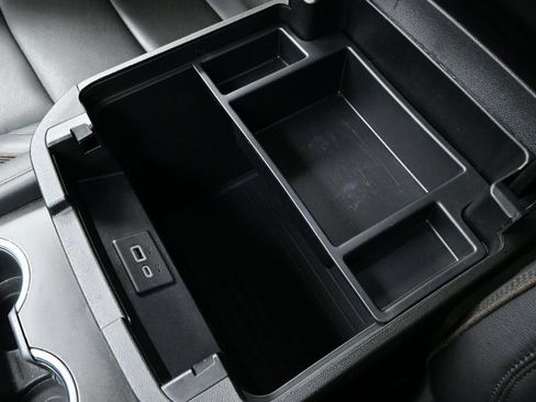 Used 2024 Chevrolet Tahoe High Country AWD/4WD image 25