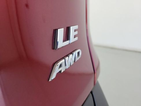 Used 2025 Toyota RAV4 LE AWD/4WD image 8