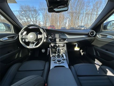 New 2025 Alfa Romeo Giulia AWD w/ Veloce Package AWD image 12