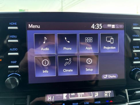 Used 2023 Toyota Sienna LE image 36