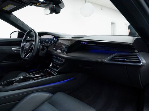 Used 2022 Audi e-tron GT Prestige w/ Prestige Package image 25