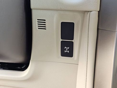 Used 2017 Lexus GX 460 Premium image 25