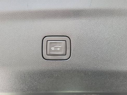 Used 2025 Chevrolet Tahoe High Country RWD image 10