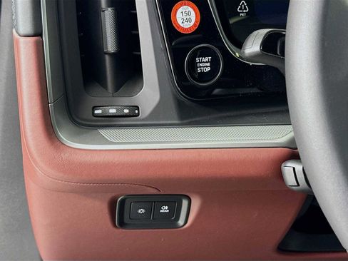 New 2025 Porsche Cayenne Coupe image 14