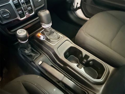 Used 2021 Jeep Wrangler Unlimited Sport image 17