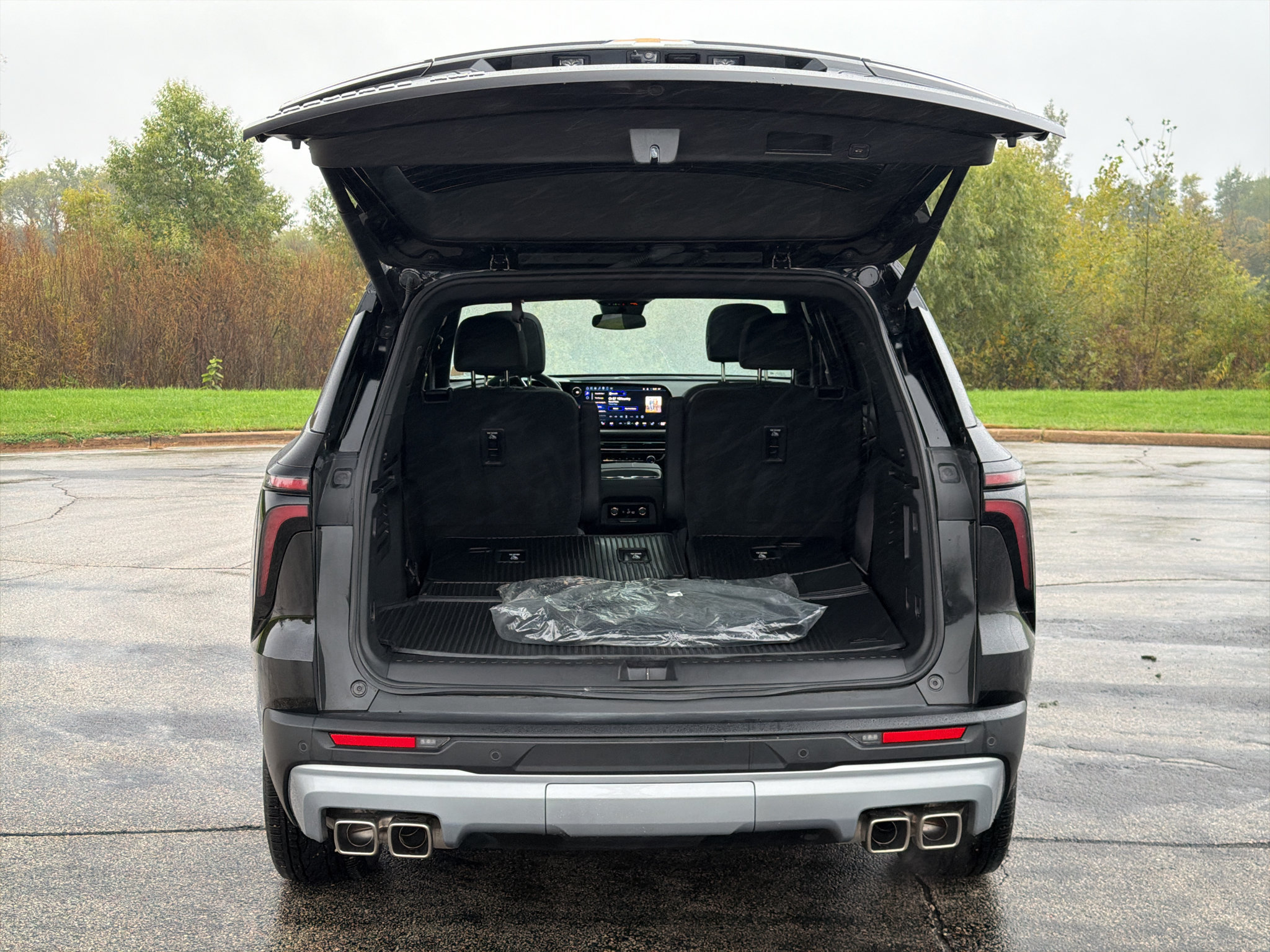 Used 2025 Chevrolet Traverse LT w/ Sun and Wheel Package AWD/4WD image 39