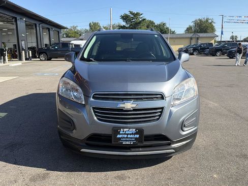 Used 2015 Chevrolet Trax LT w/ LT Sun and Sound Package FWD image 2