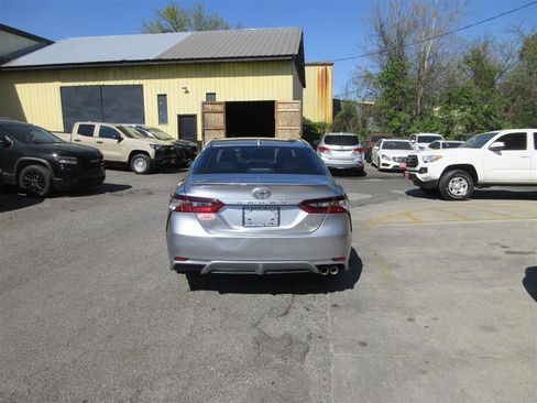 Used 2024 Toyota Camry SE FWD image 4