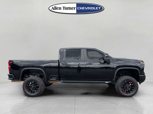 Used 2025 Chevrolet Silverado 3500 LT w/ Trail Boss Package image 3