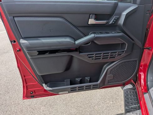 Used 2025 Toyota 4Runner Limited RWD image 9