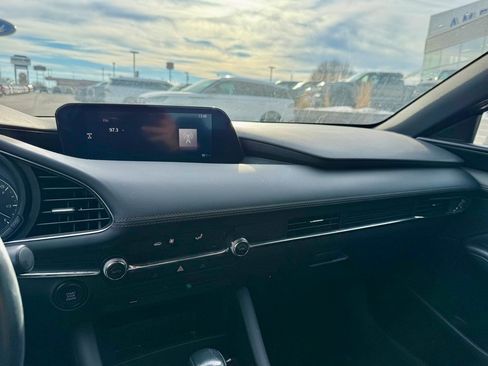 Used 2019 MAZDA MAZDA3 Hatchback image 14