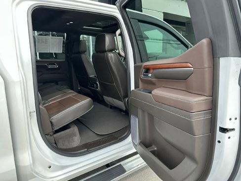 Used 2022 GMC Sierra 1500 Denali AWD/4WD image 39