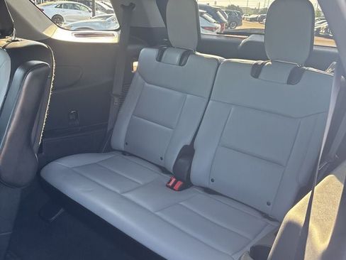 Used 2021 Ford Explorer XLT w/ Equipment Group 202A AWD/4WD image 30