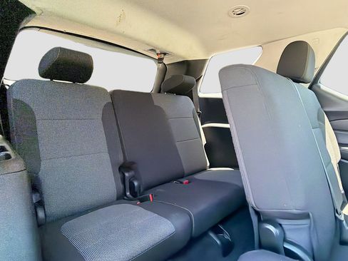 Used 2020 Chevrolet Traverse LS FWD image 17