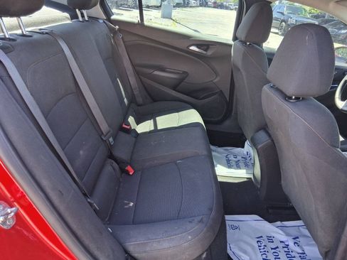 Used 2017 Chevrolet Cruze LS FWD image 17