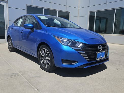 Used 2023 Nissan Versa SV FWD image 4