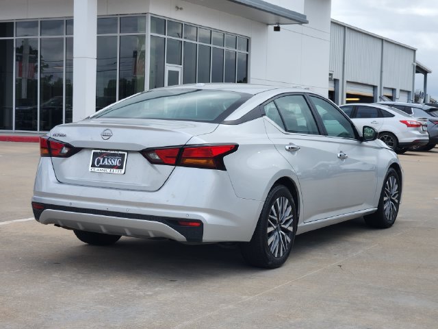 Used 2025 Nissan Altima 2.5 SV FWD image 7